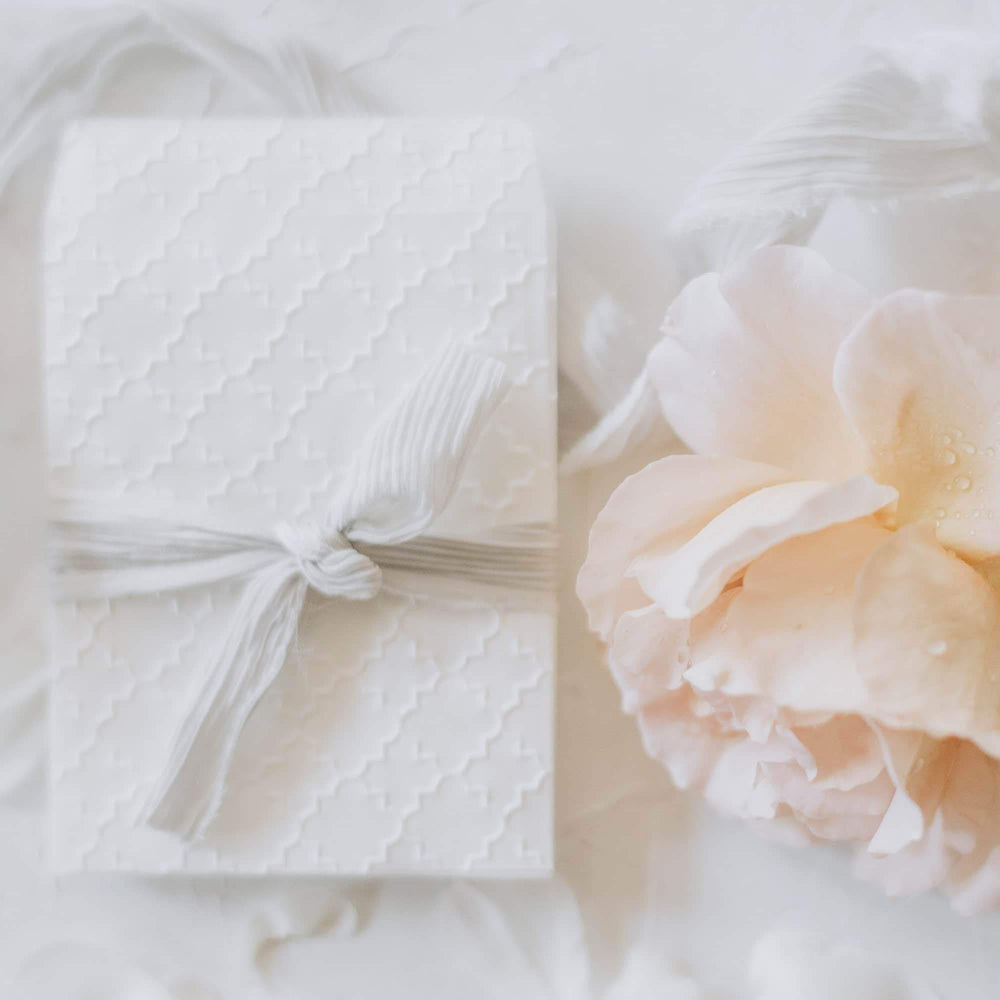 Quarterfoil Embossed Envelopes | 12 Pk